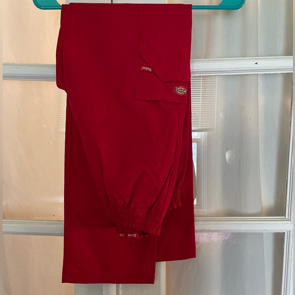 Dickies Women’s Red Scrub Set